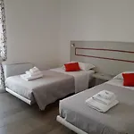 Jolie Julie 4*