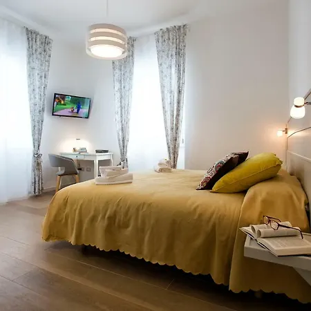 Jolie Julie 4*
