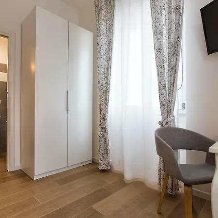 Jolie Julie Gæstehus 4*